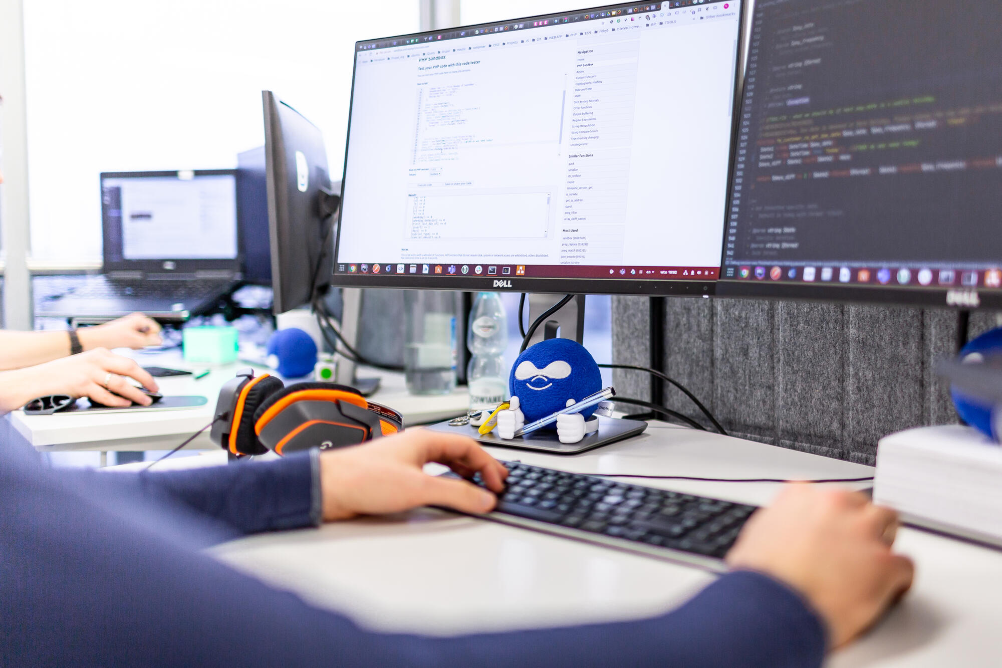 Desk monitors drupal